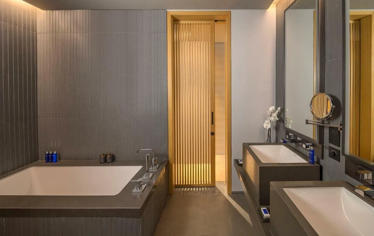 The Residences Caesars Palace Bluewaters Dubai 5*,